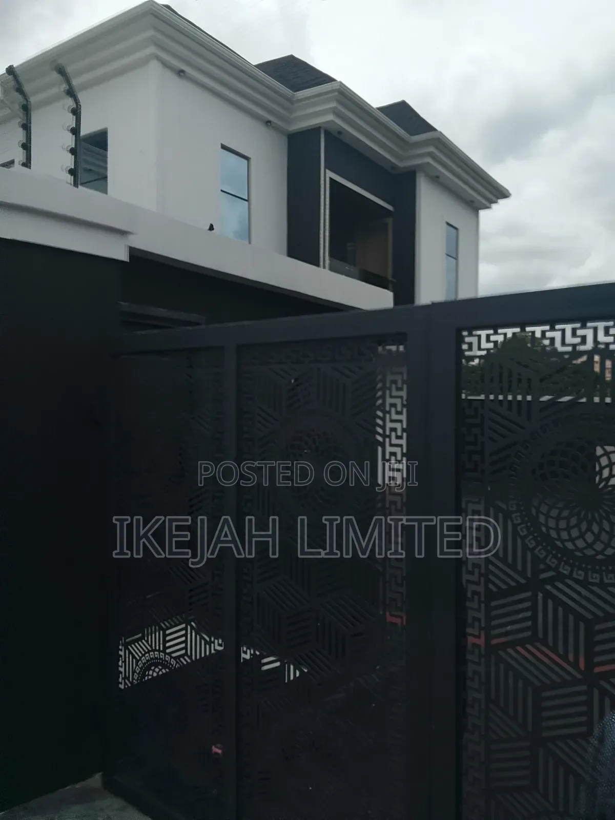 3bdrm Apartment in Omole Phase 1 Gra for sale
