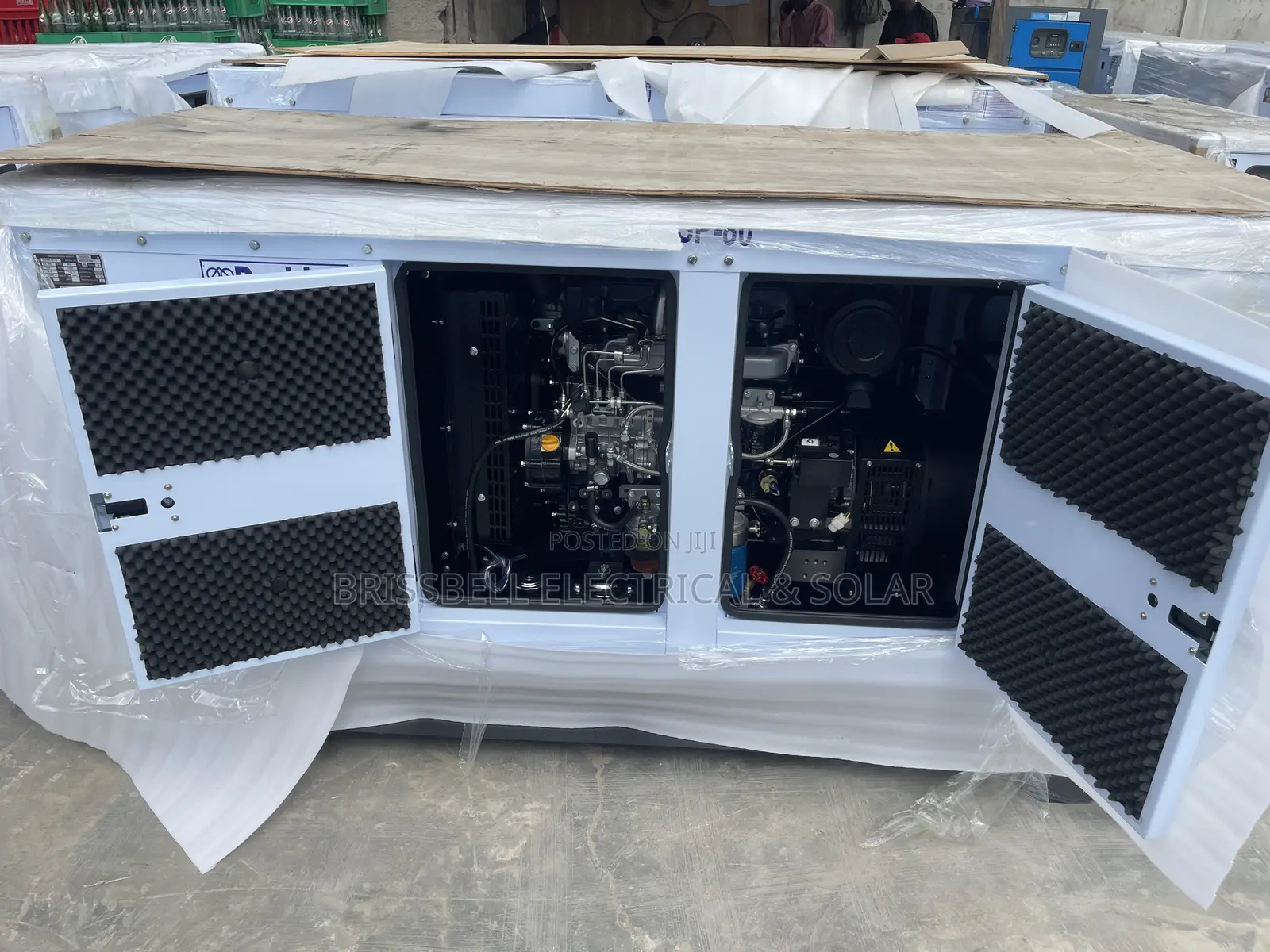 Original England Perkins Soundproof Diesel Generator 80kva,