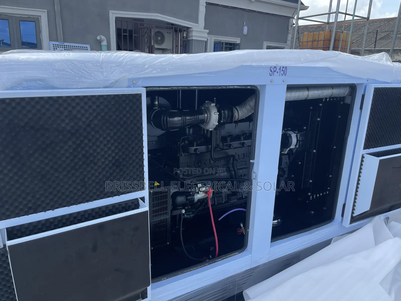 Original England Perkins Soundproof Diesel Generator 150kva