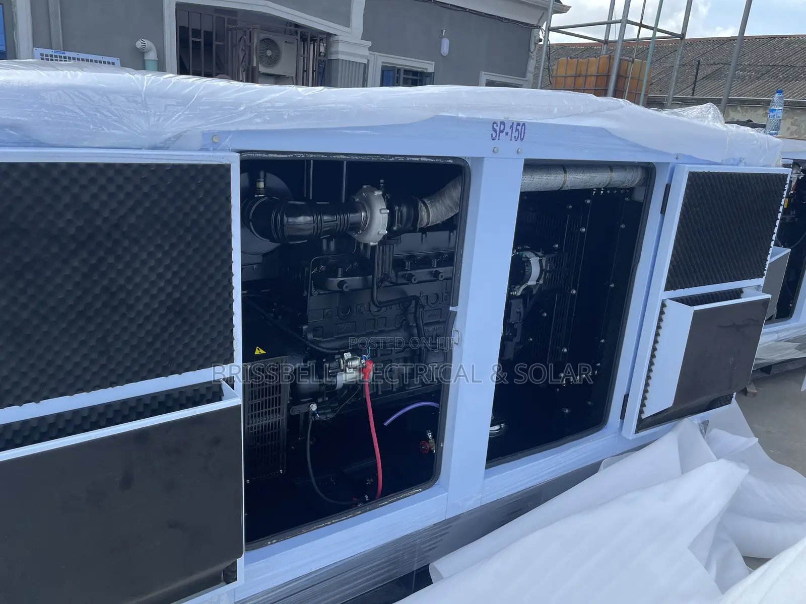 Original England Perkins Soundproof Diesel Generator 150kva