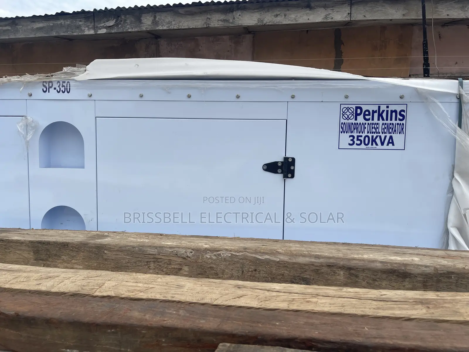 Original England Perkins Soundproof Diesel Generator 350kva