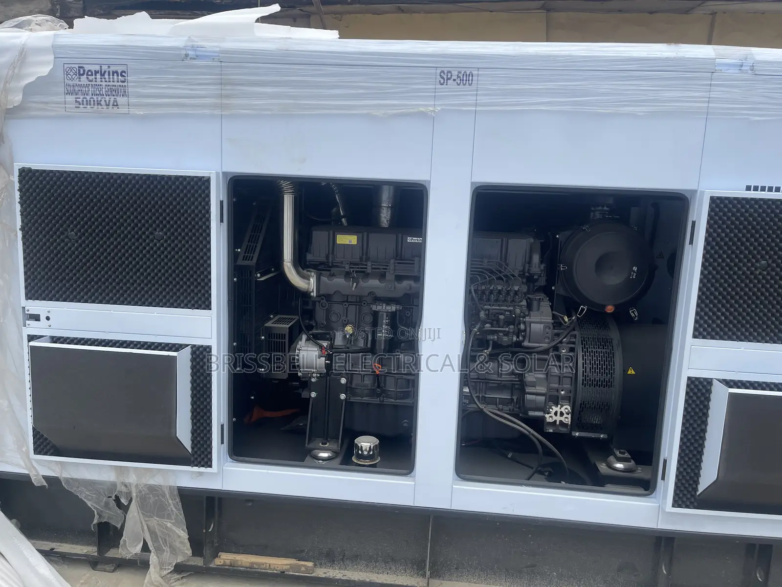 Original England Perkins Soundproof Diesel Generator 500kva