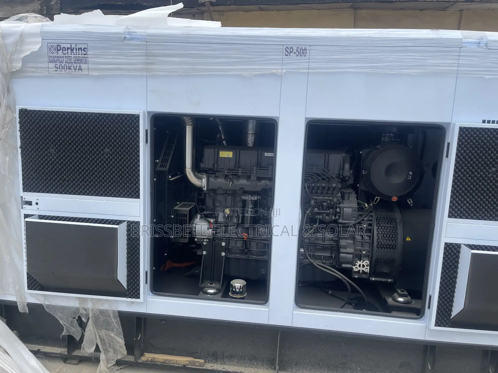 Original England Perkins Soundproof Diesel Generator 500kva