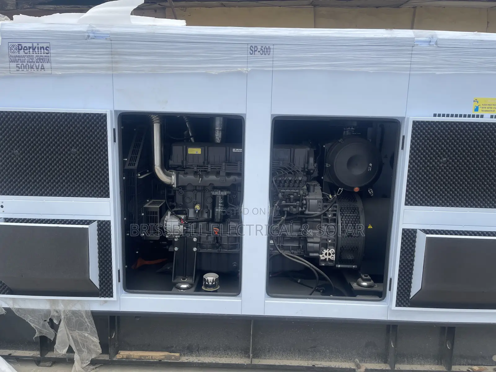 Original England Perkins Soundproof Diesel Generator 500kva