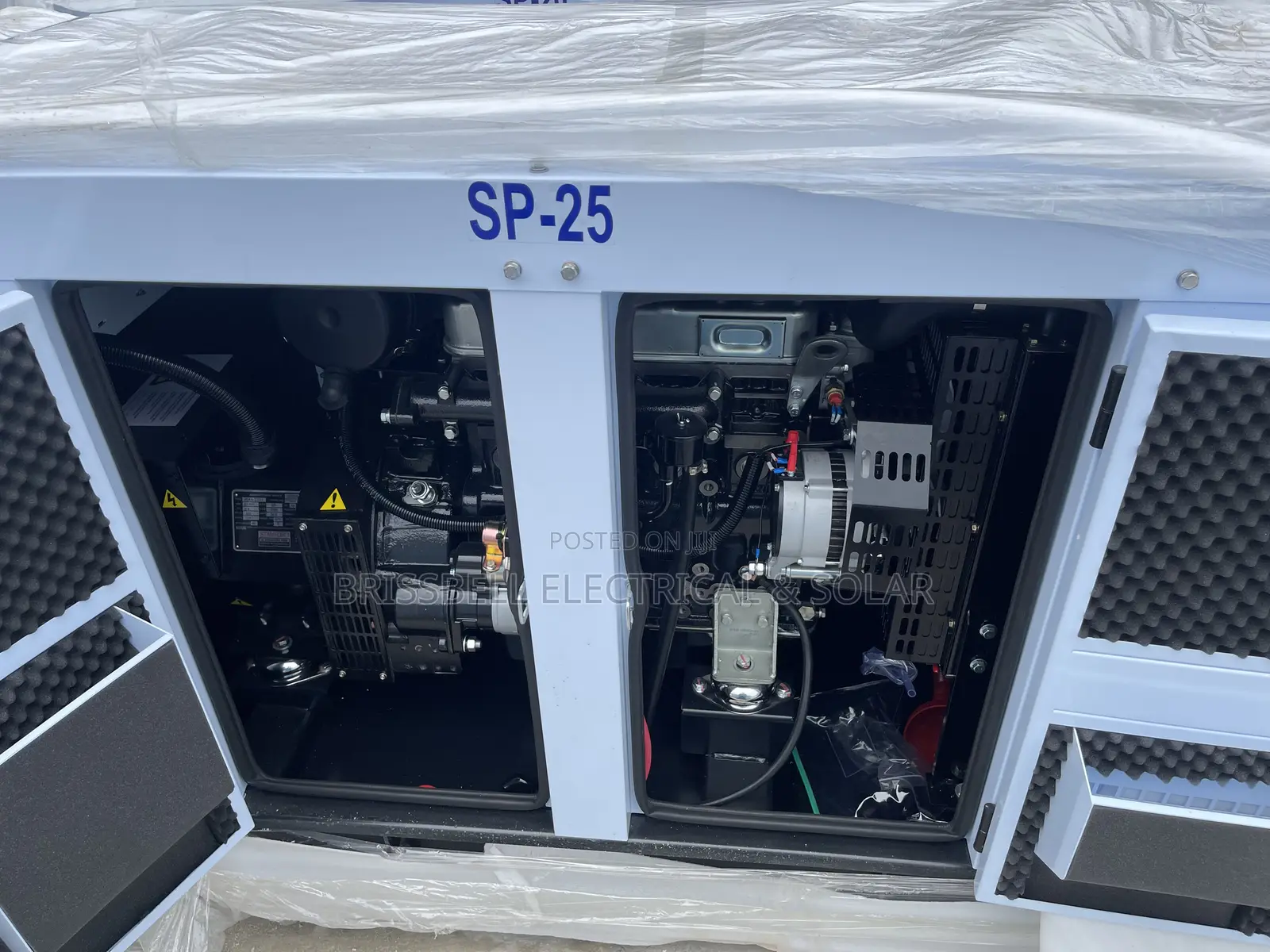 Original England Perkins Soundproof Diesel Generator 25kva