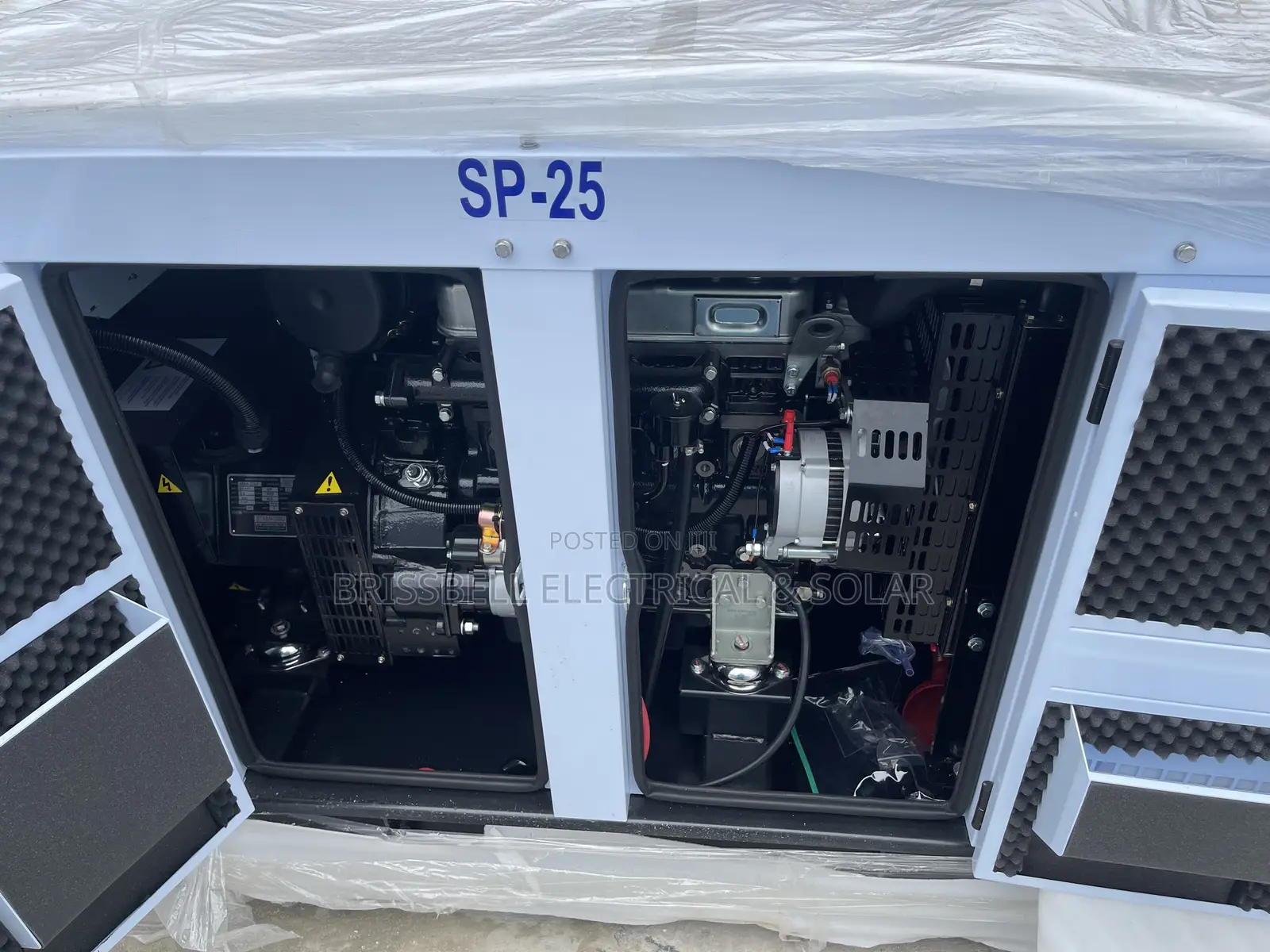 Original England Perkins Soundproof Diesel Generator 25kva