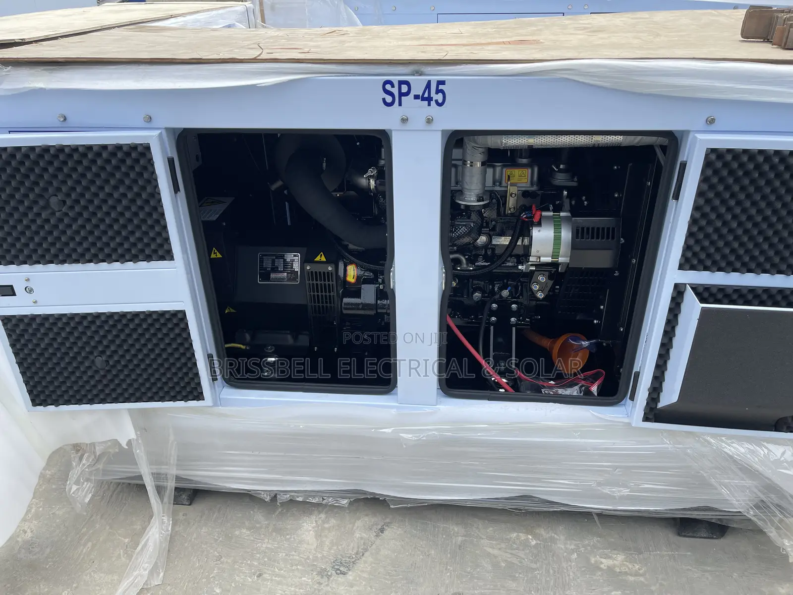 Original England Perkins Soundproof Diesel Generator 45kva