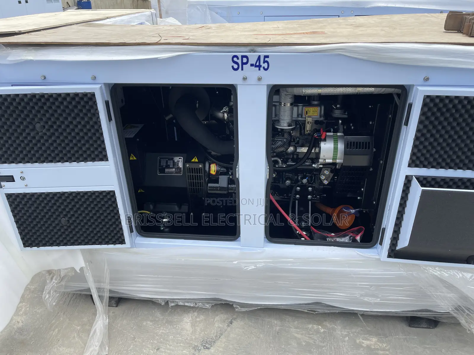 Original England Perkins Soundproof Diesel Generator 45kva
