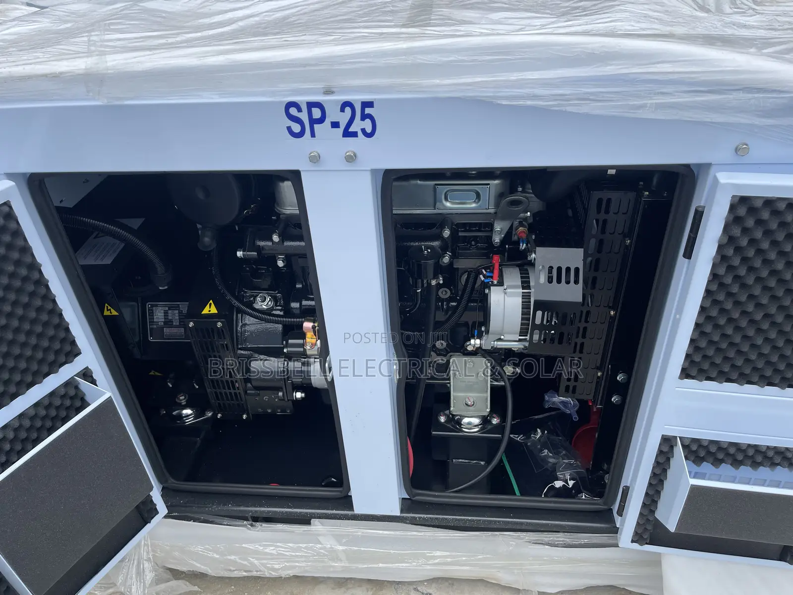 Original England Perkins Soundproof Diesel Generator 25kva