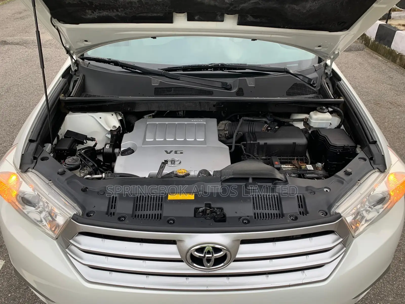 Toyota Highlander SE 2012 White