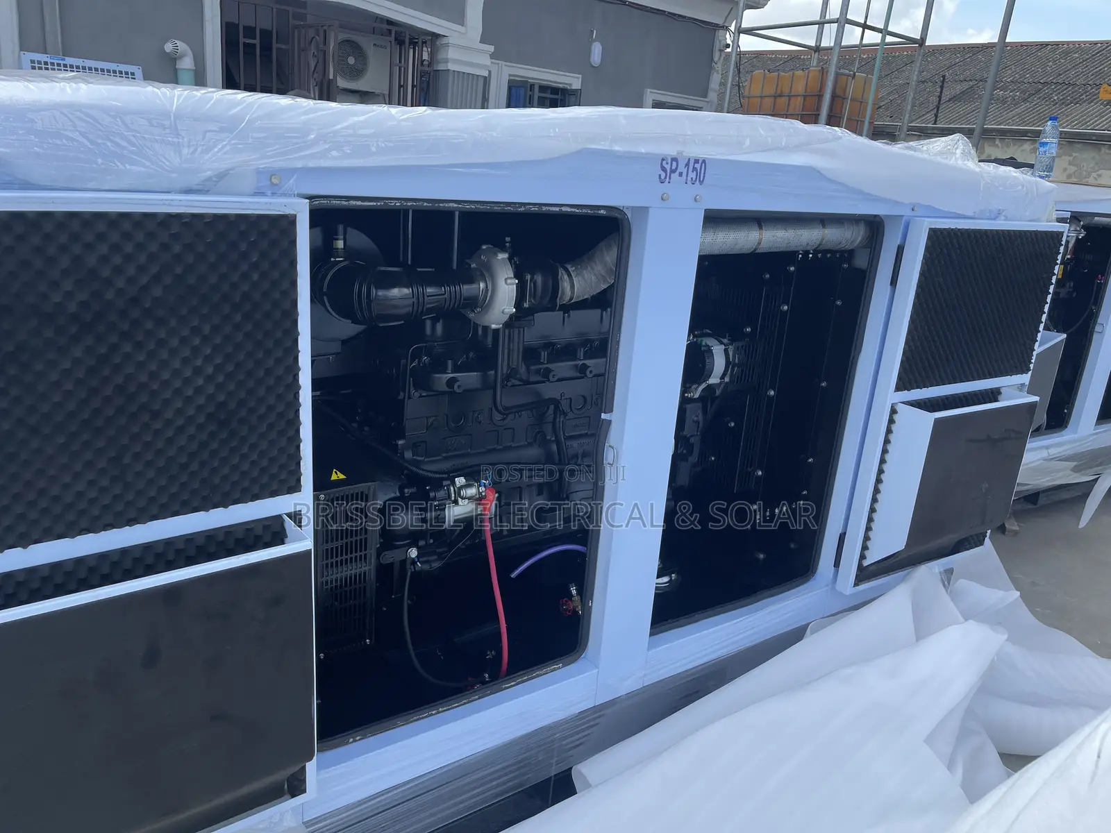 Original England Perkins Soundproof Diesel Generator 150kva
