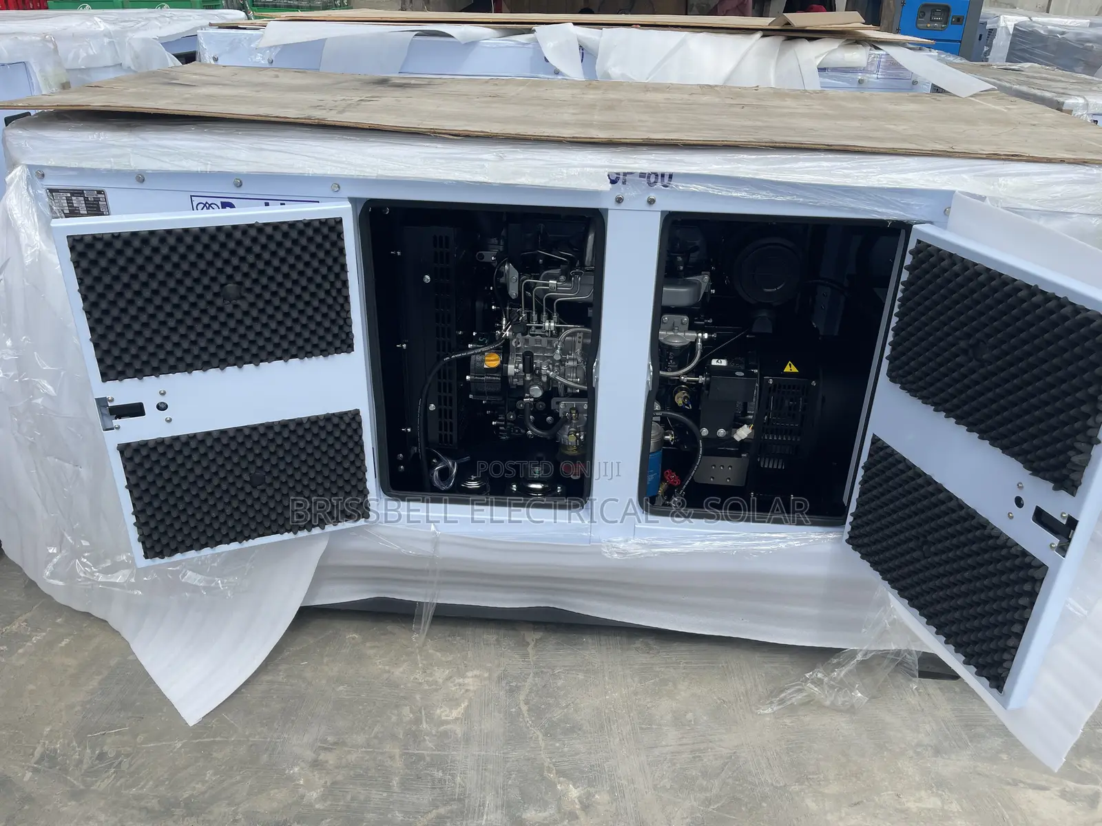 Original England Perkins Soundproof Diesel Generator 80kva