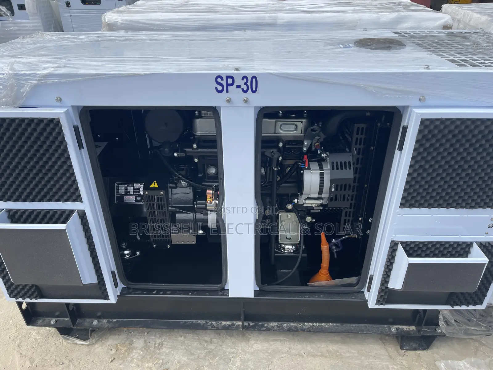 Original England Perkins Soundproof Diesel Generator 30kva