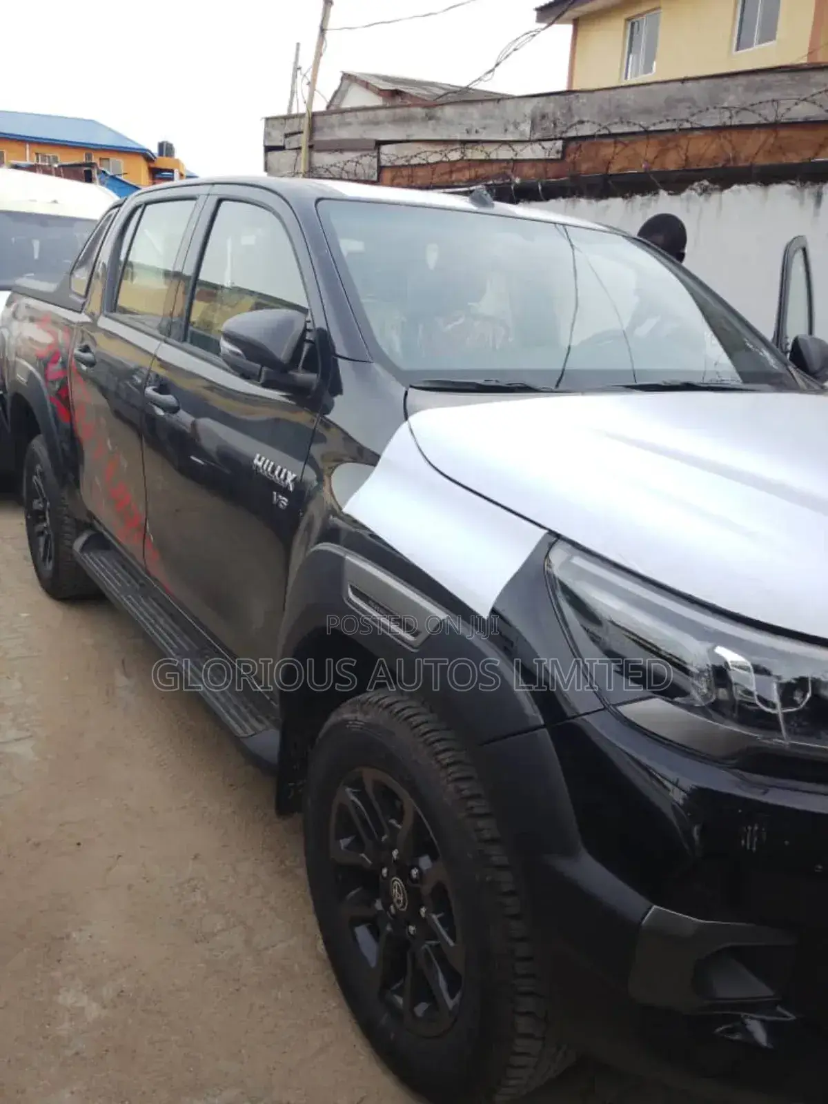 New Toyota Hilux 2025 Black