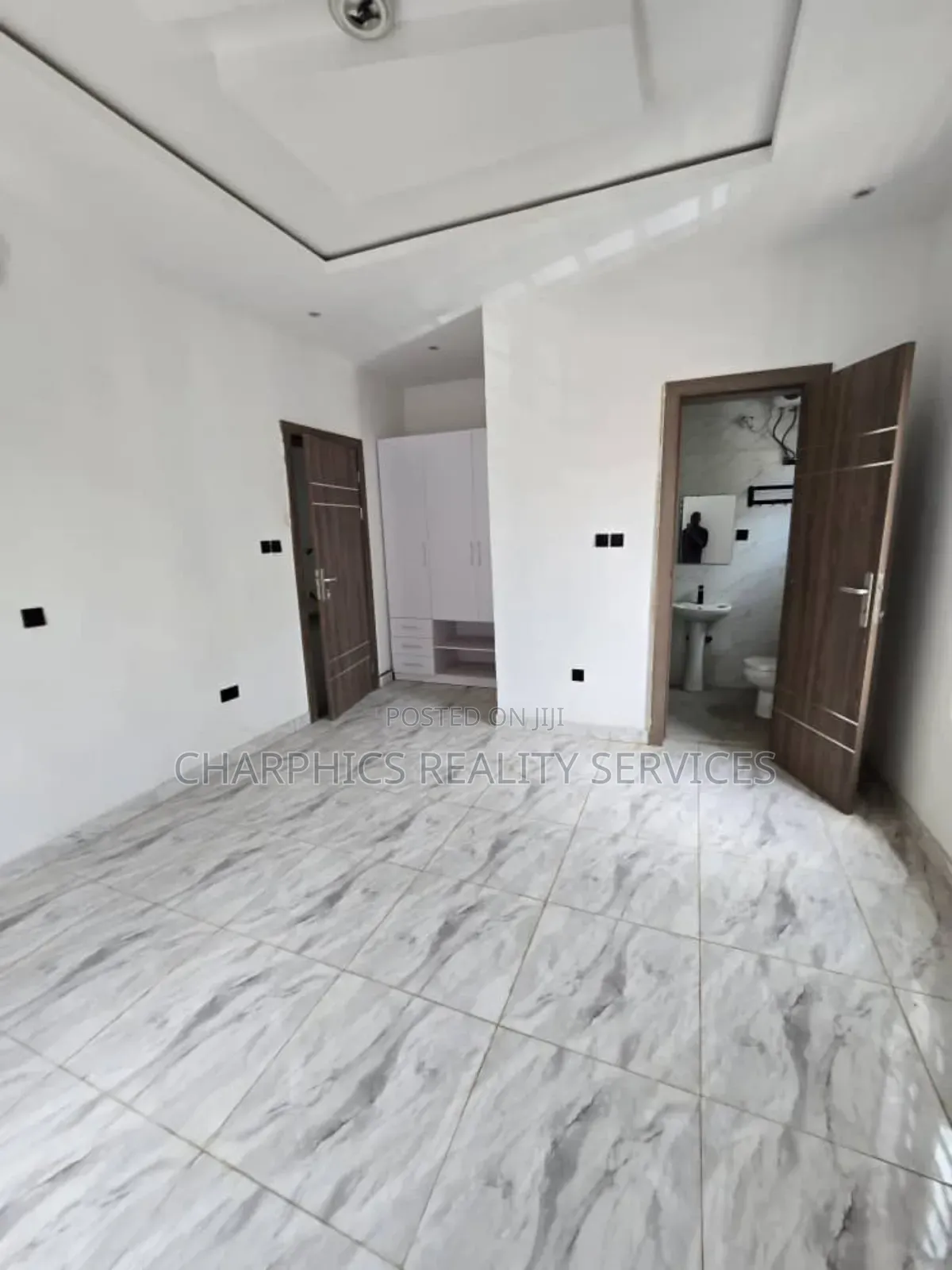 5bdrm Duplex in Magodo for sale
