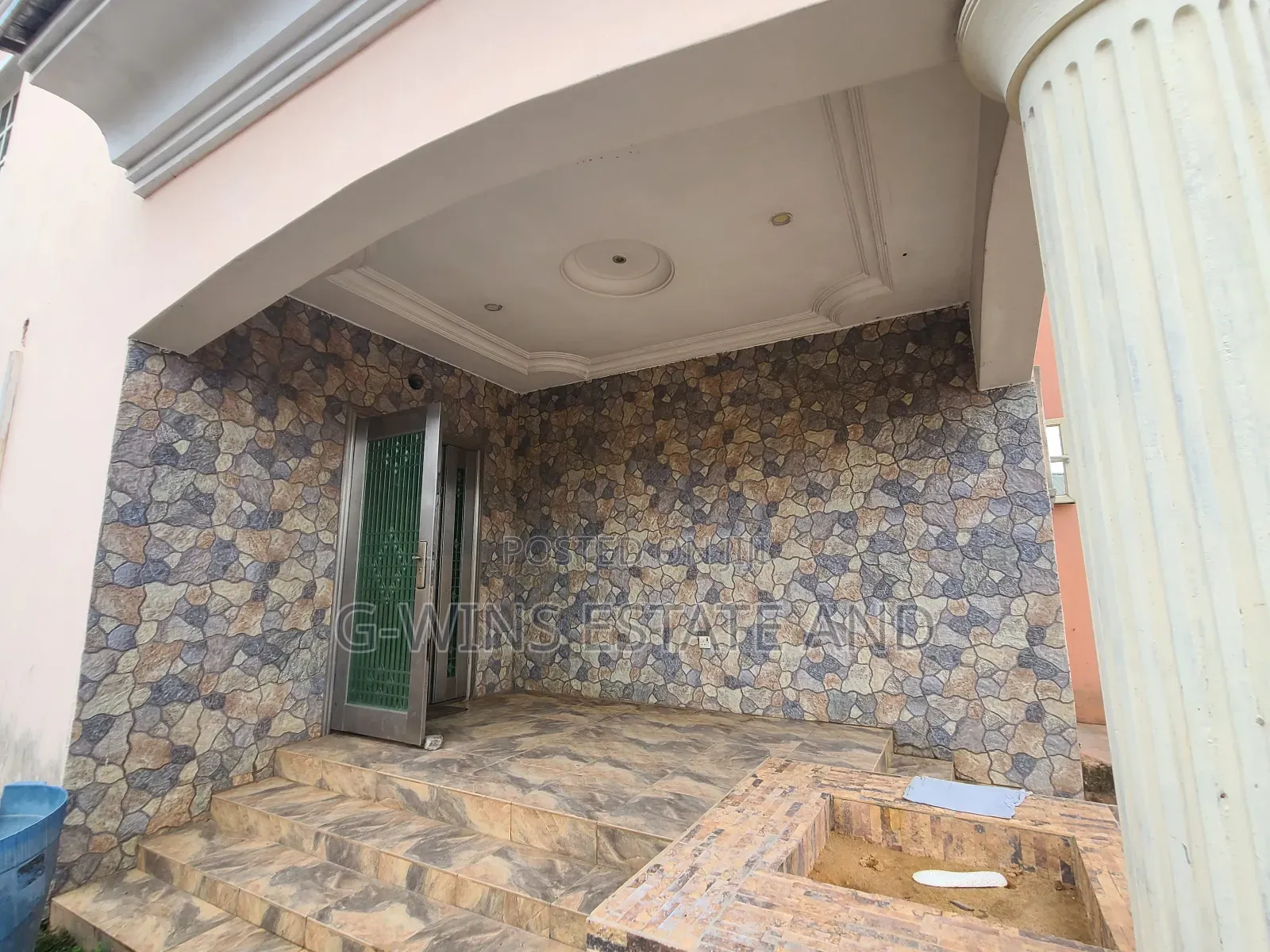 7bdrm Duplex in Mtn Mast Ugbor Gra, Benin City for sale