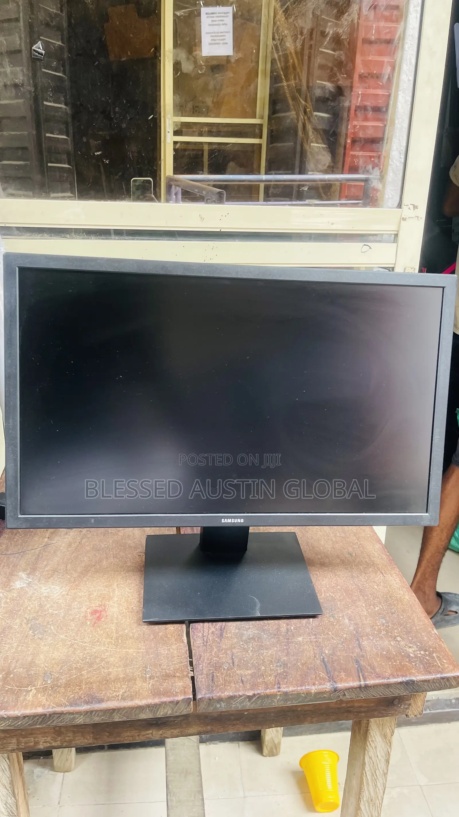 24 Inches Samsung Monitor