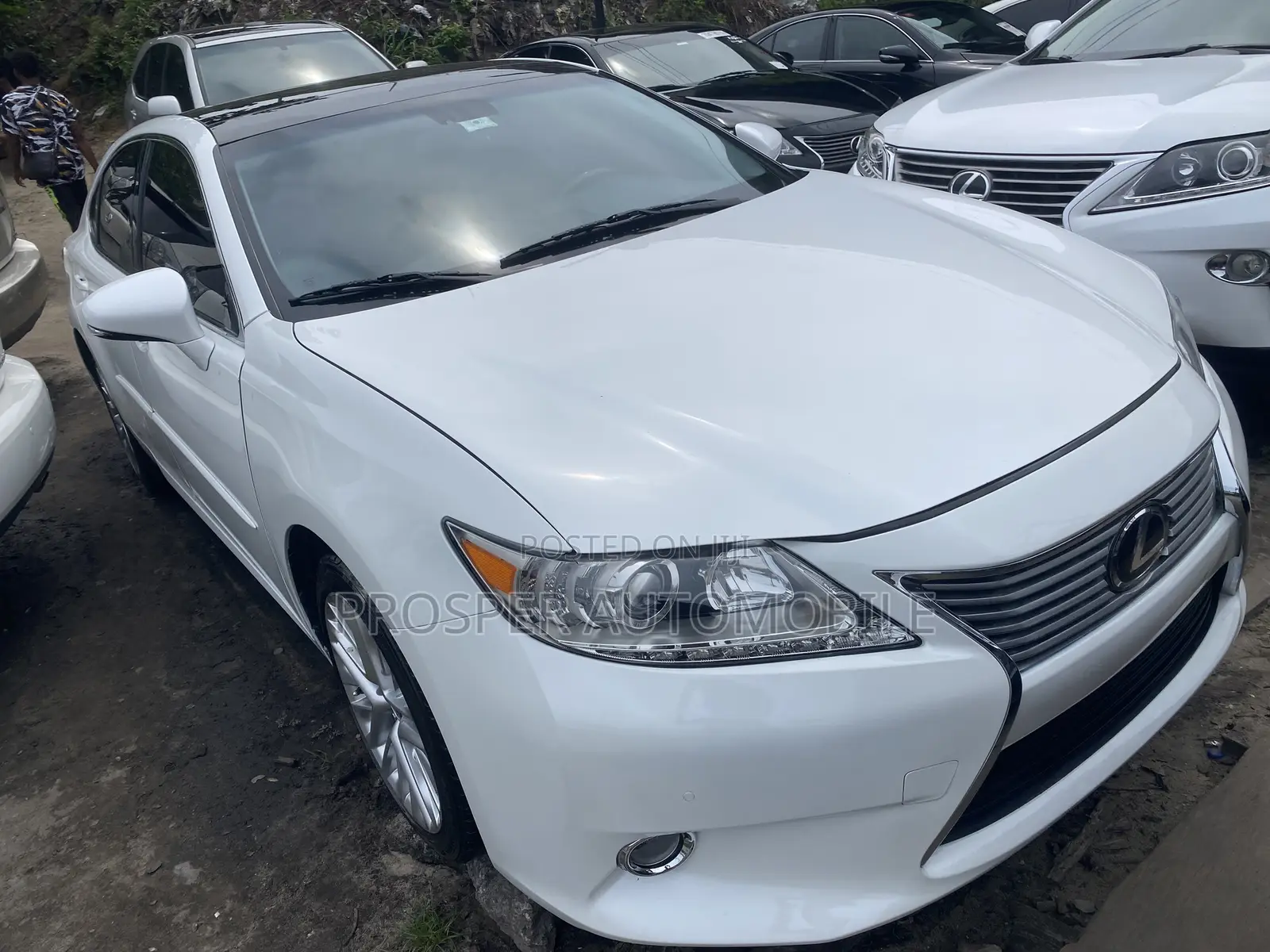 Lexus ES 350 FWD 2013 White