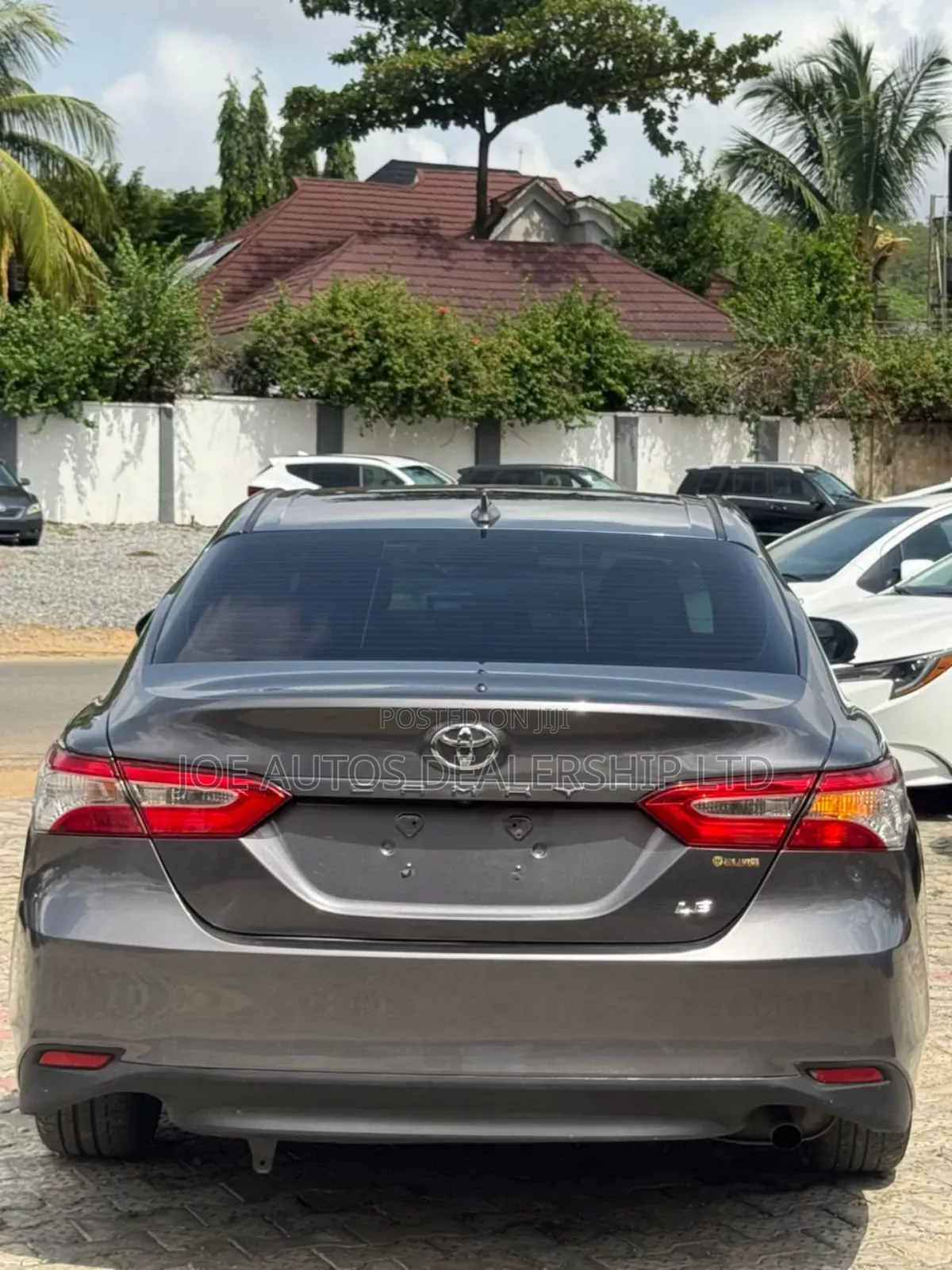 Toyota Camry LE (2.5L 4cyl 8A) 2019 Gray