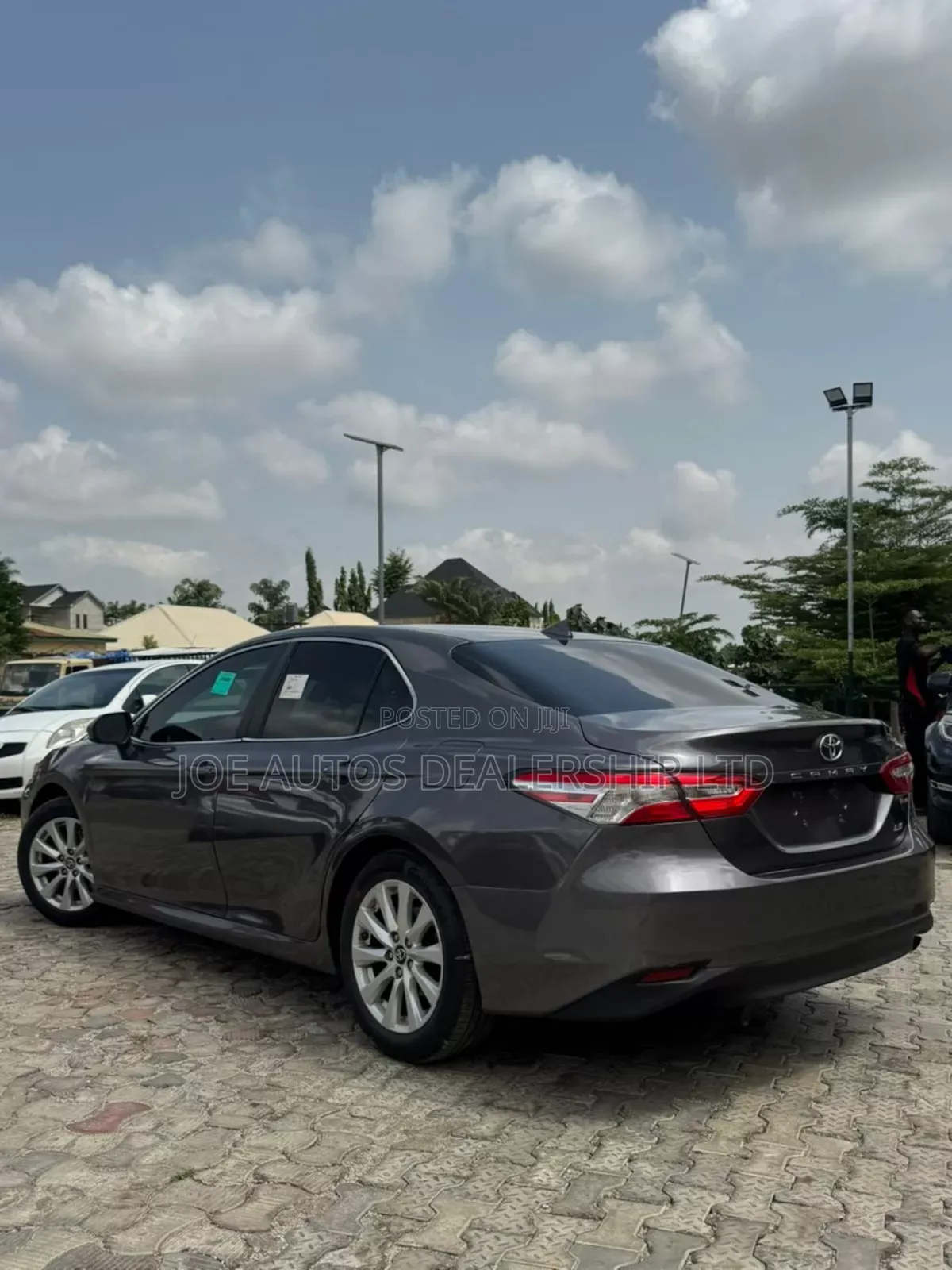 Toyota Camry LE (2.5L 4cyl 8A) 2019 Gray