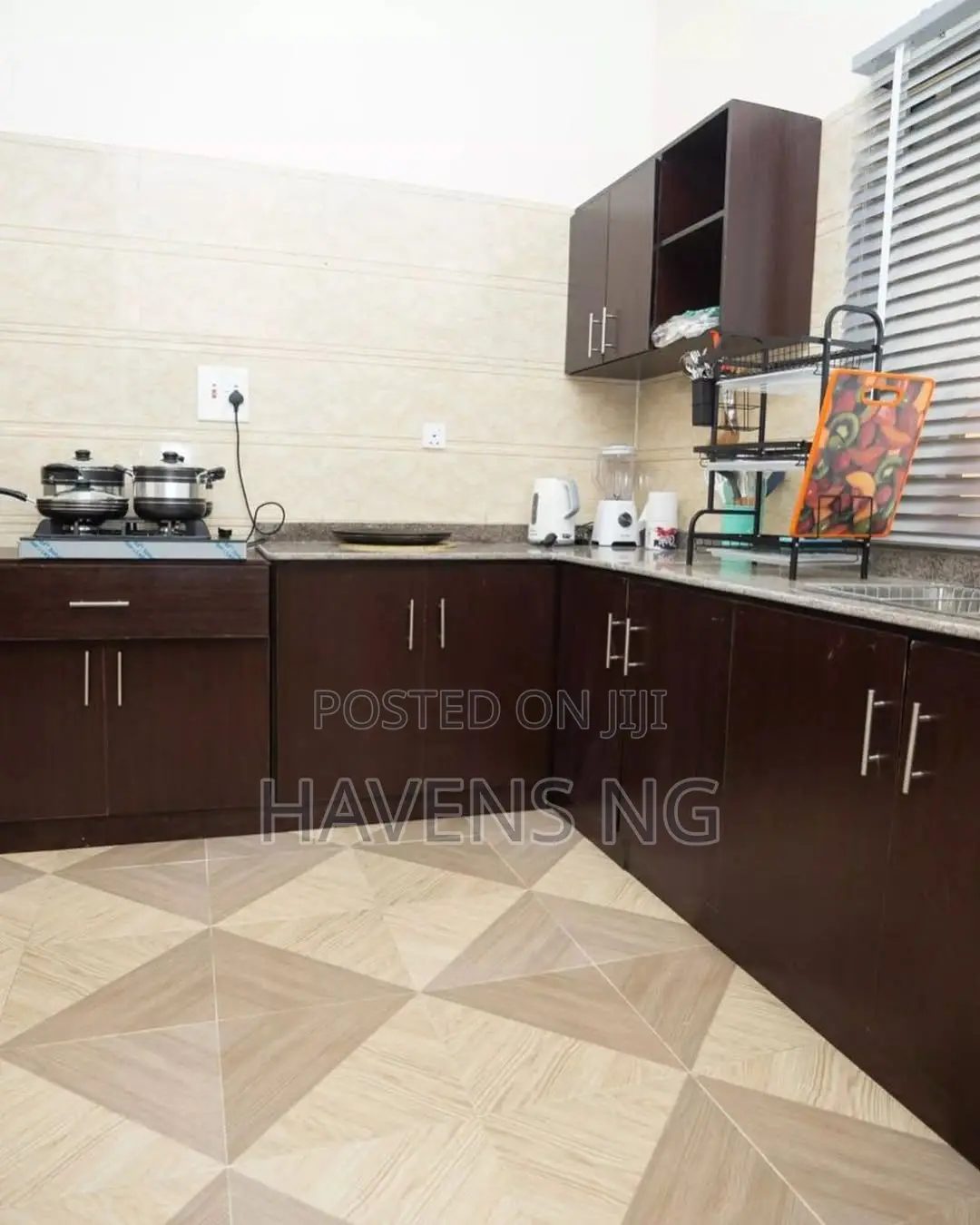 4 Units of Spacious 4-Bedroom Apartments for Short Stay
