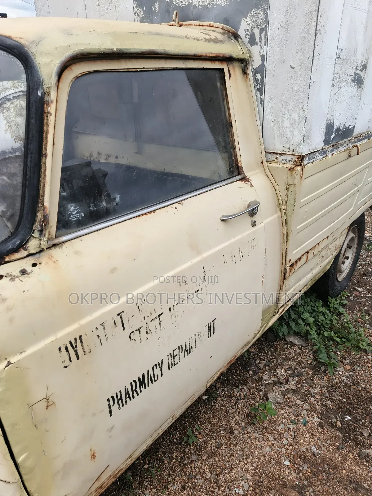 Peugeot 404 1979 Yellow