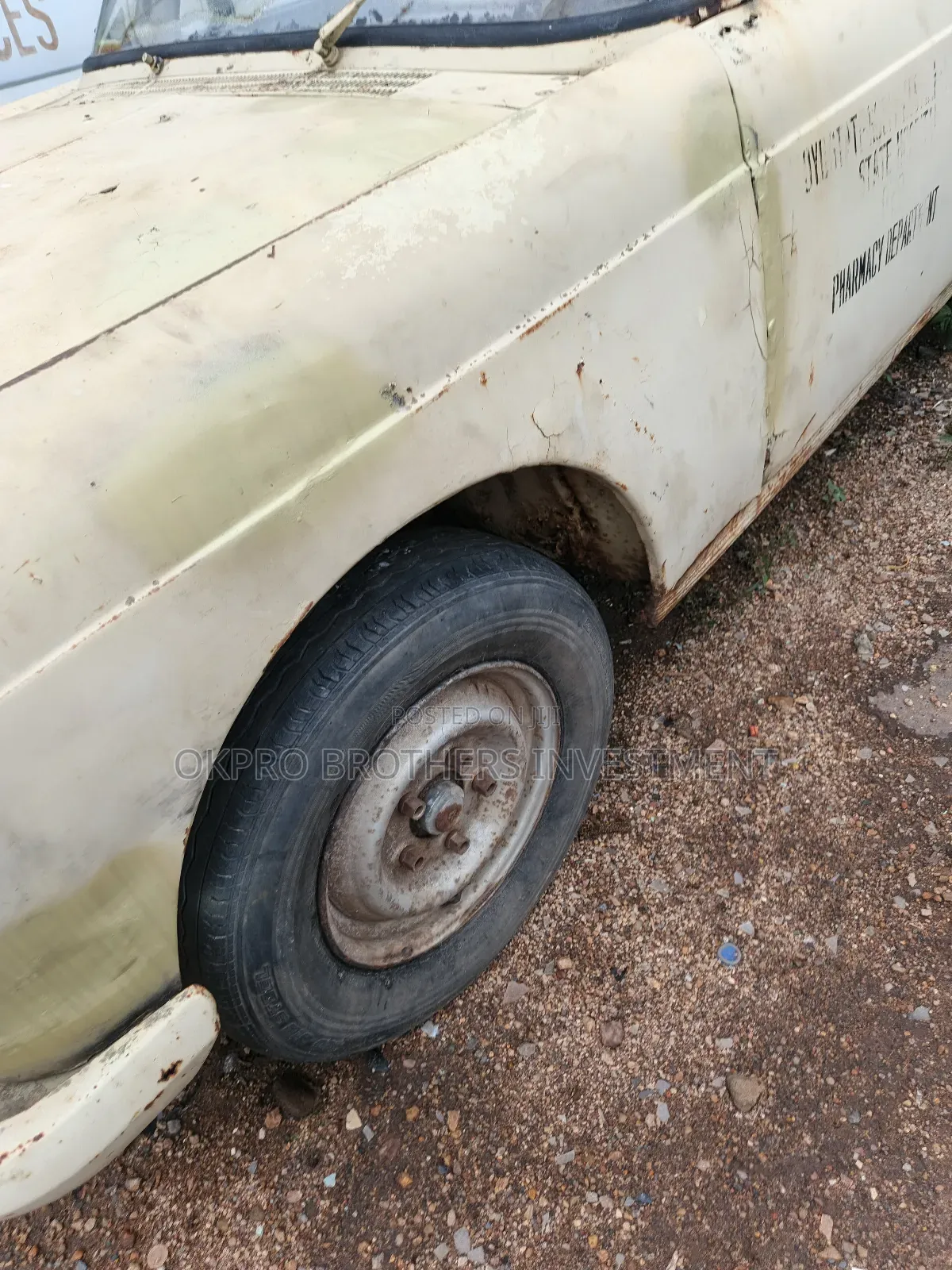 Peugeot 404 1979 Yellow