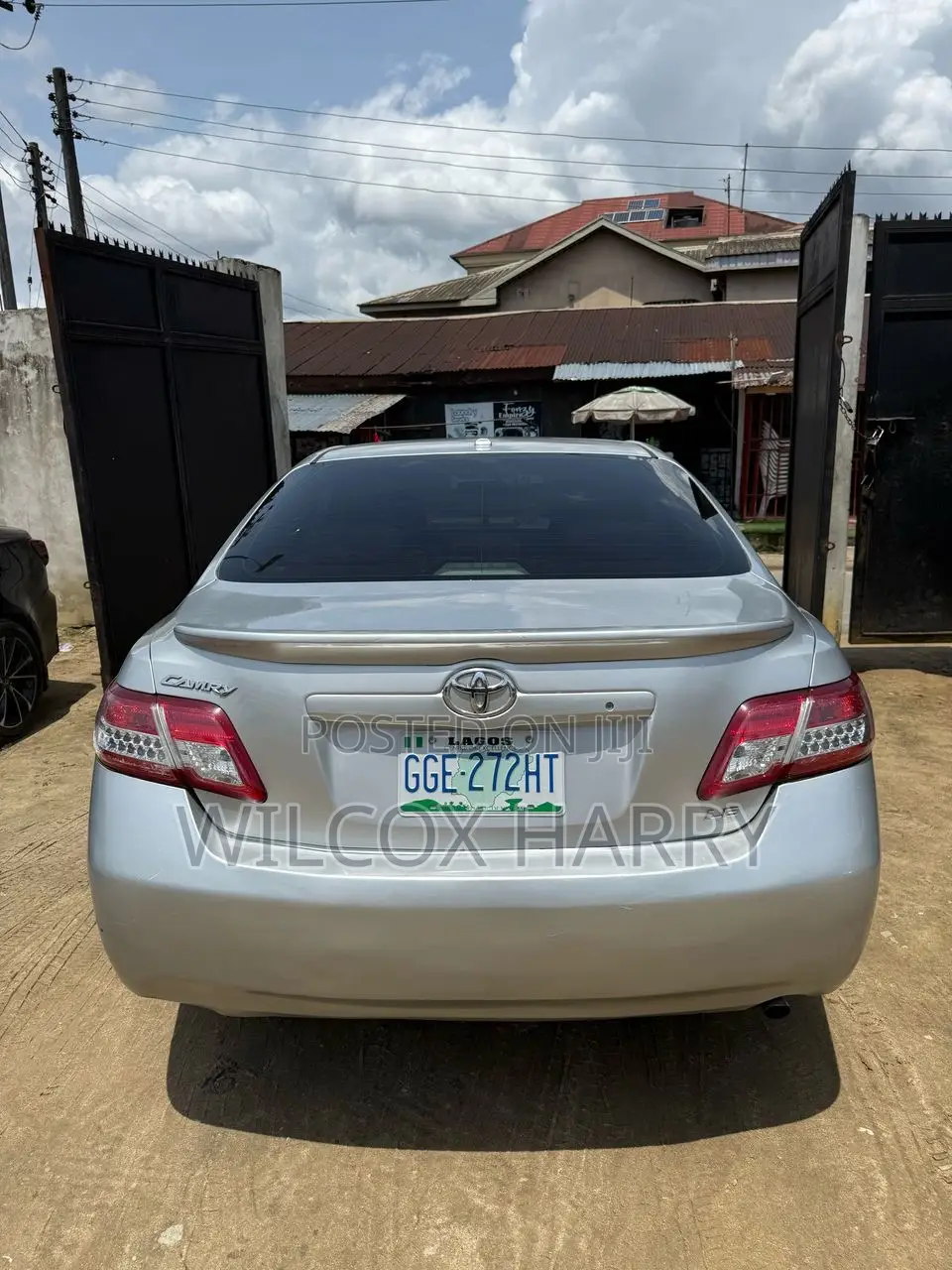 Toyota Camry LE 4dr Sedan (2.5L 4cyl 6A) 2011 Silver