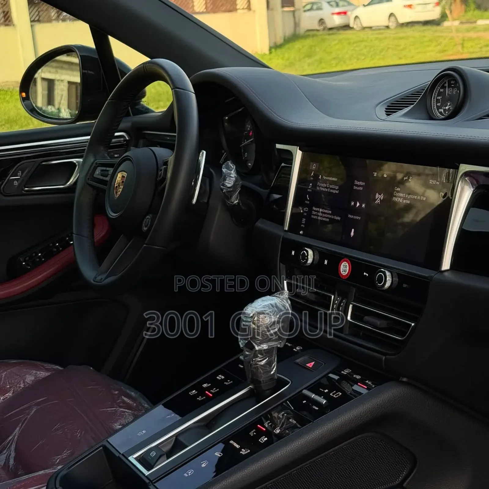 Porsche Macan 2024 Black