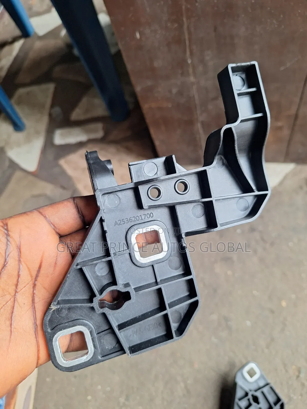 Head Lamp Bracket Glc350 253