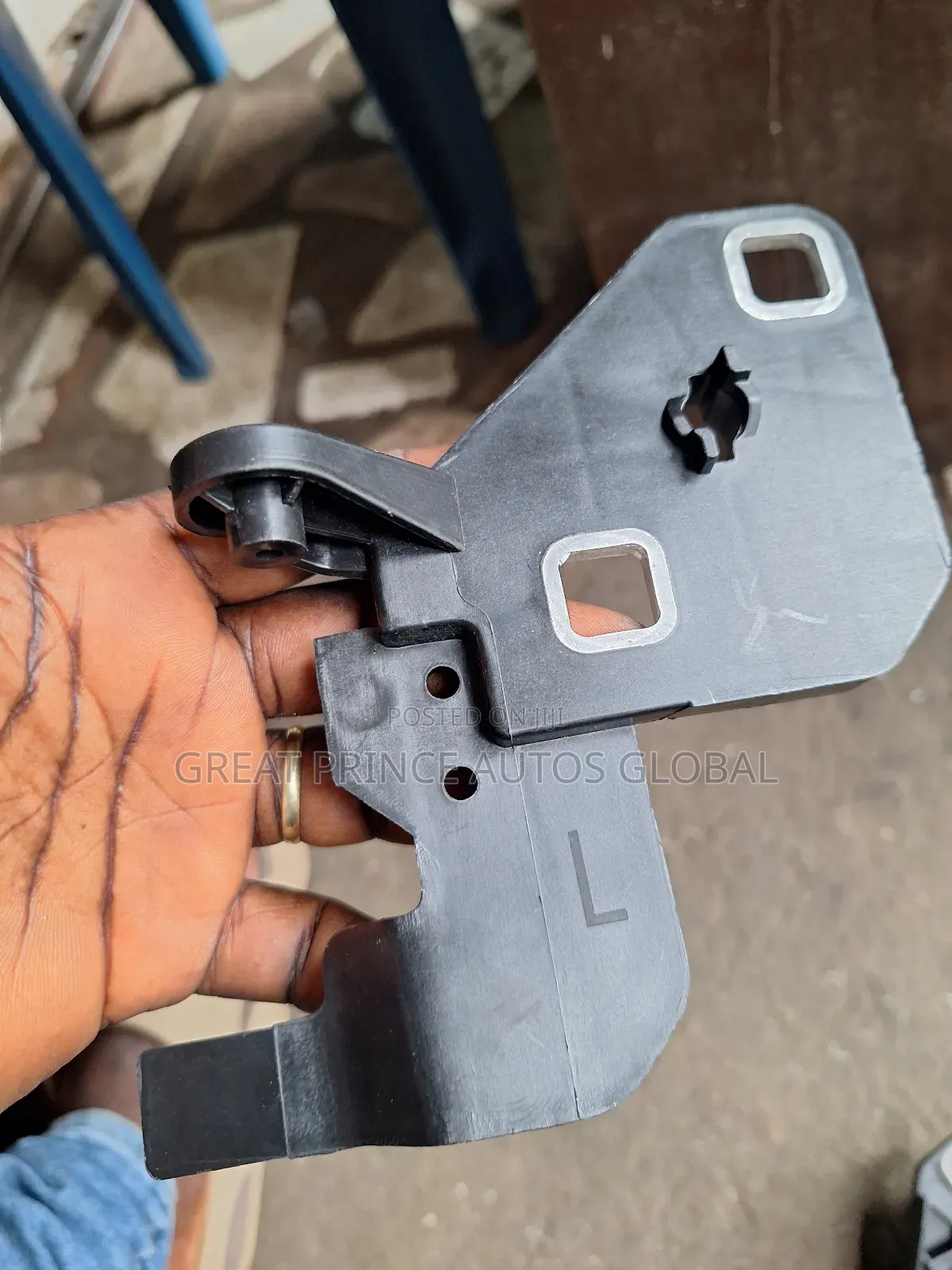 Head Lamp Bracket Glc350 253