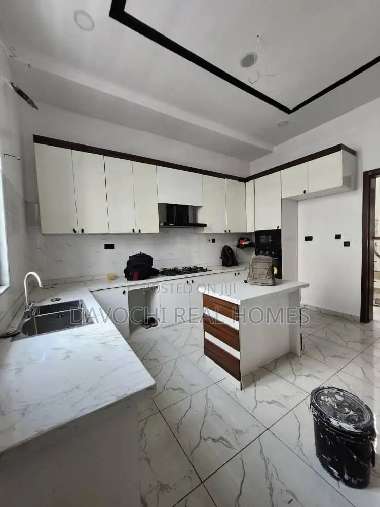 Mini Flat in Lekki Phase1 for rent