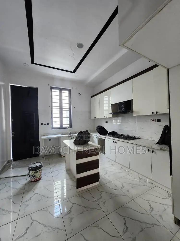 Mini Flat in Lekki Phase1 for rent