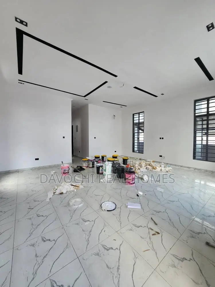 Mini Flat in Lekki Phase1 for rent