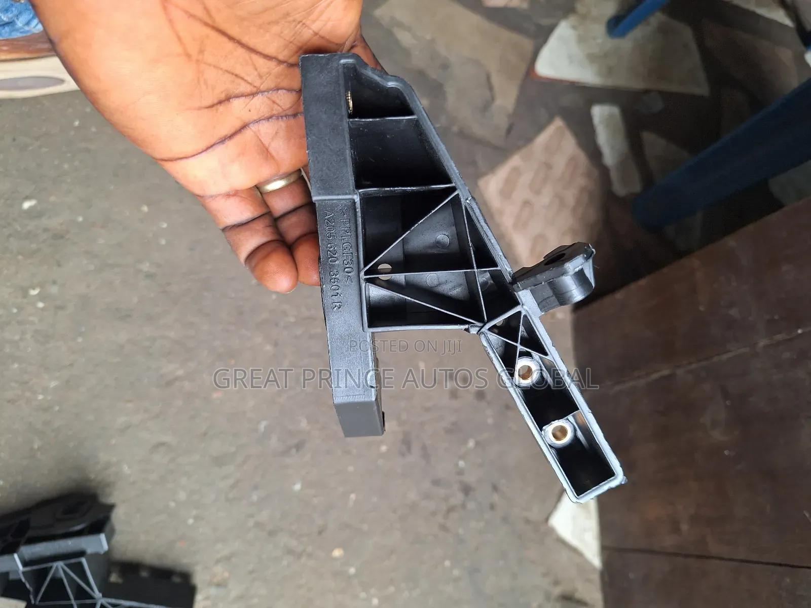 Head Lamp Bracket C300 205