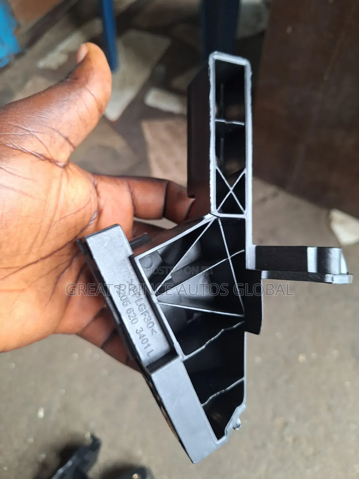 Head Lamp Bracket C300 205
