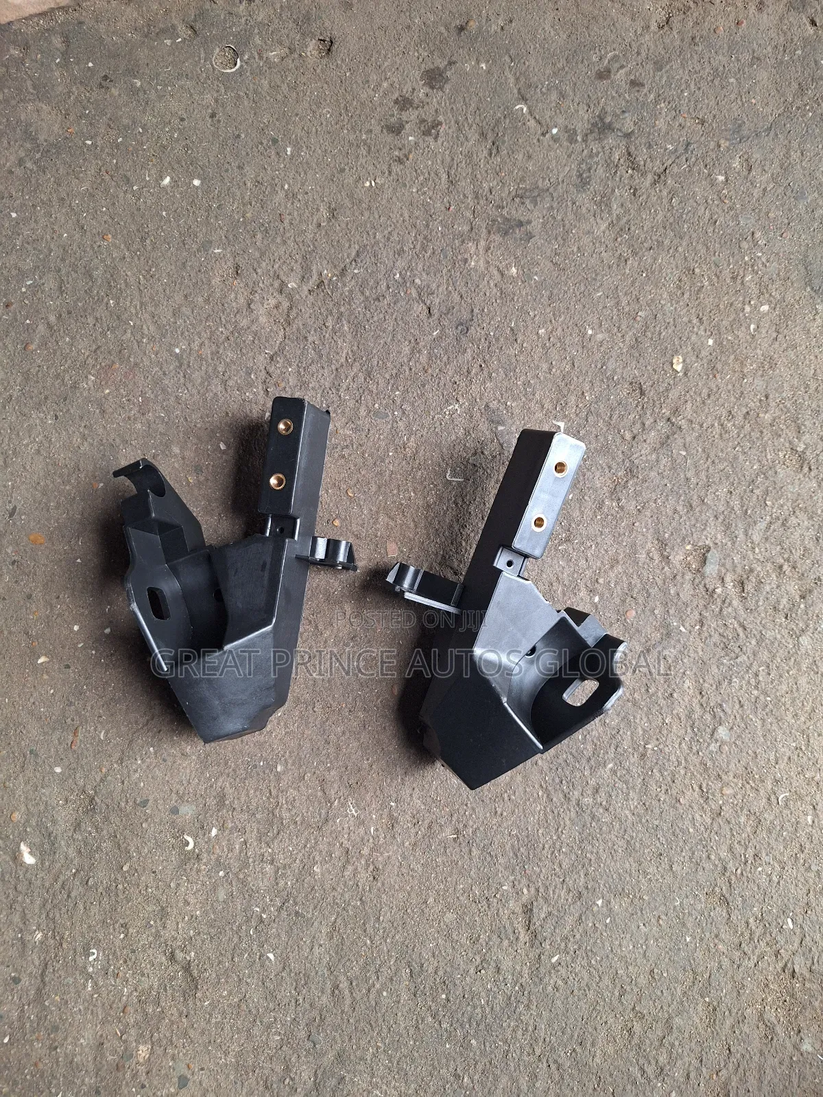 Head Lamp Bracket C300 205