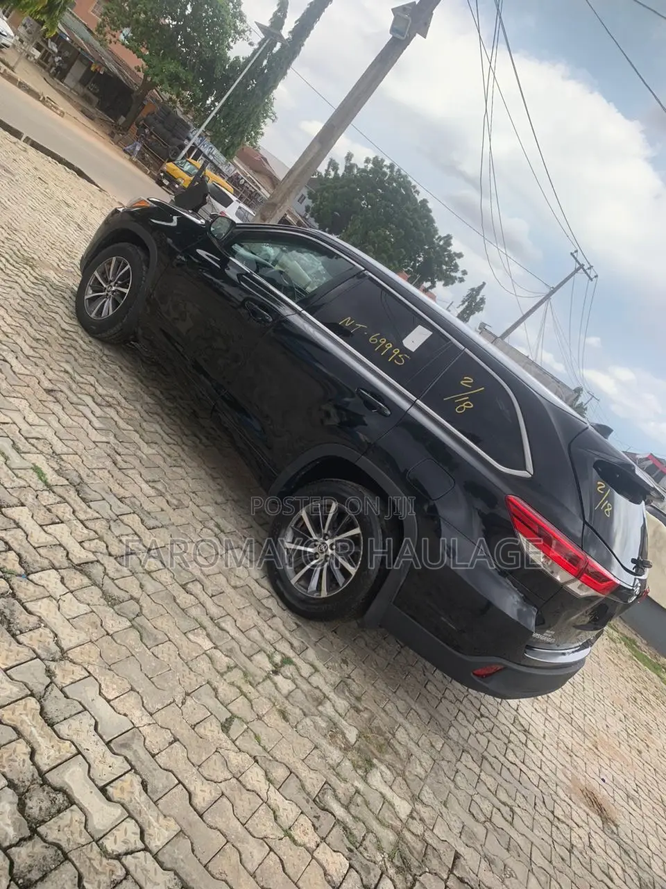 Toyota Highlander XLE 4x4 V6 (3.5L 6cyl 8A) 2018 Black