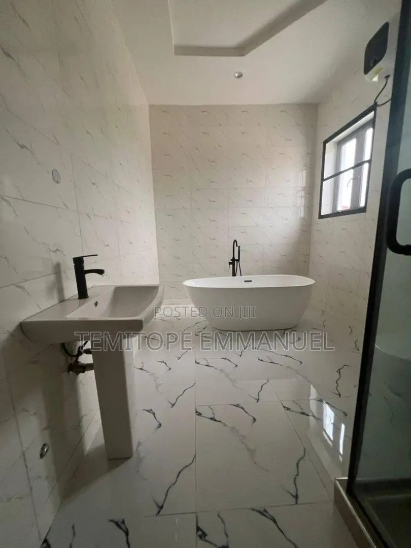Furnished 5bdrm House in Admiralty Way, Lekki Phase 1 for rent
