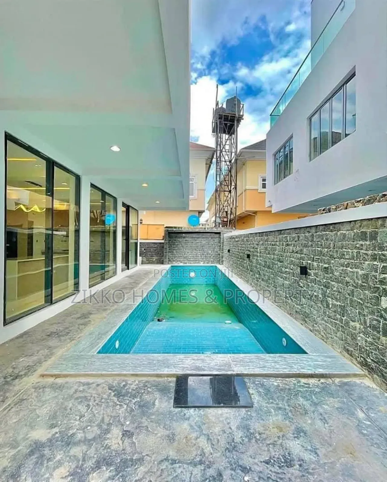 6bdrm Duplex in Lekki for sale