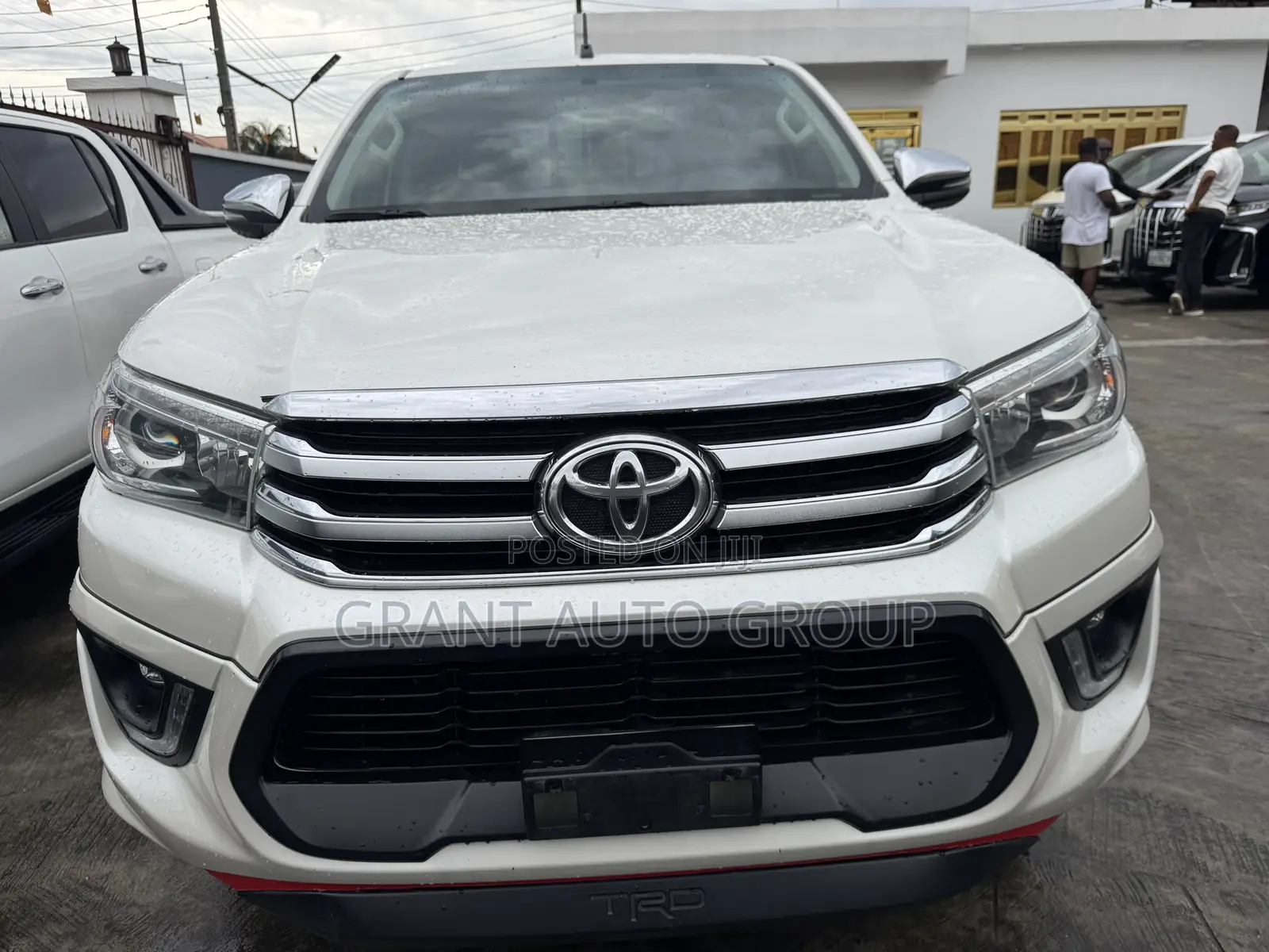 Toyota Hilux Rugged 4x4 2019 White