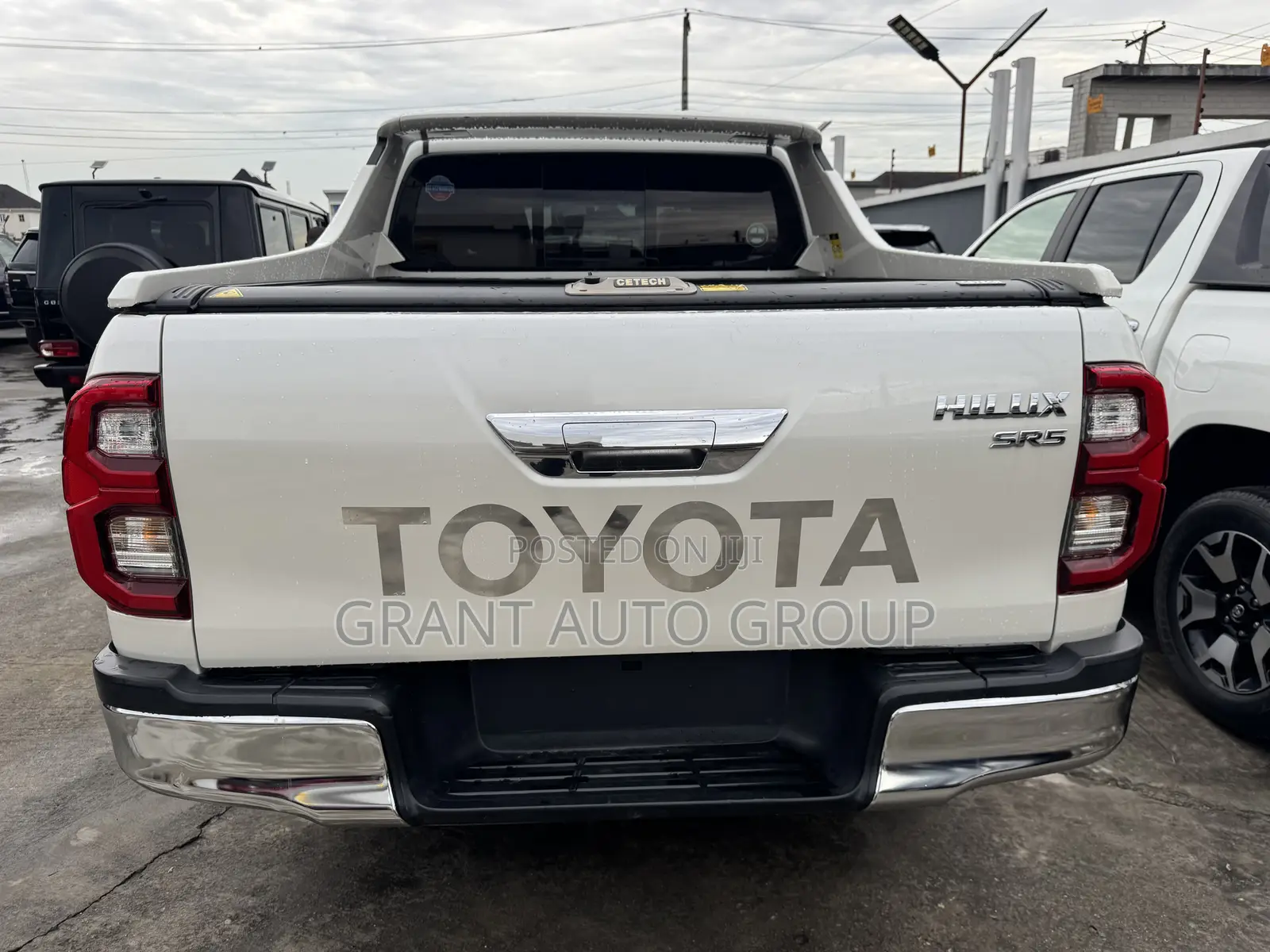 Toyota Hilux Rugged 4x4 2019 White