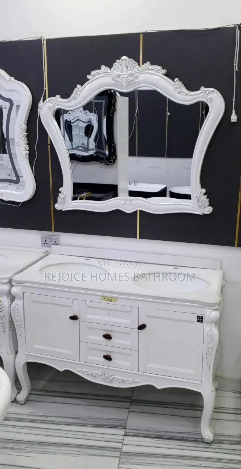 Luxury Royal White Double Sinks Vanity Cabinet With Mirror