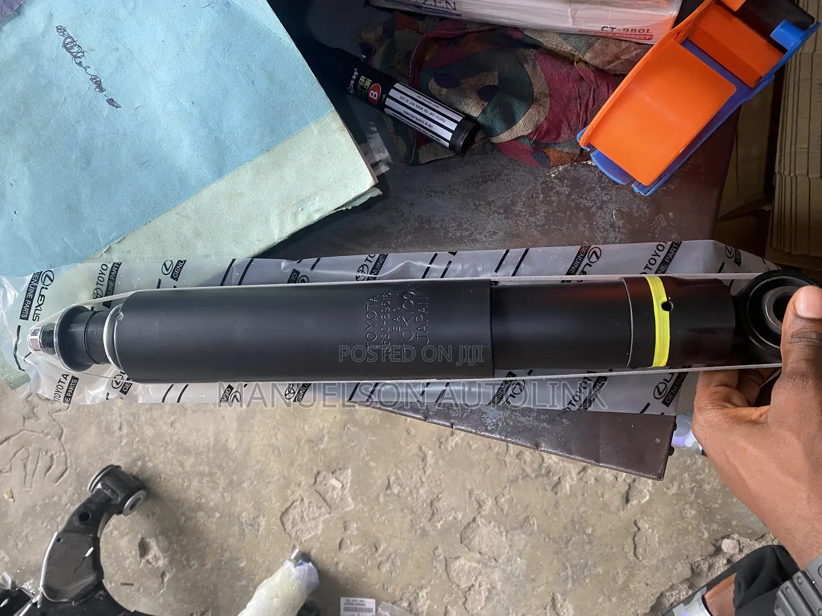 Rear Shock Absorber for Land Cruiser,Prado 05,010,014 Tacoma