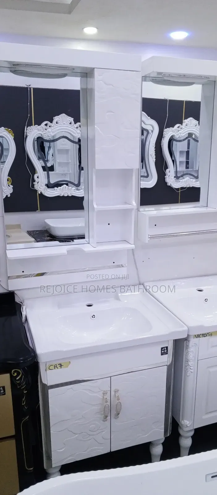 Luxury White Bathroom Vanity With Basin and Mirror Cabinet