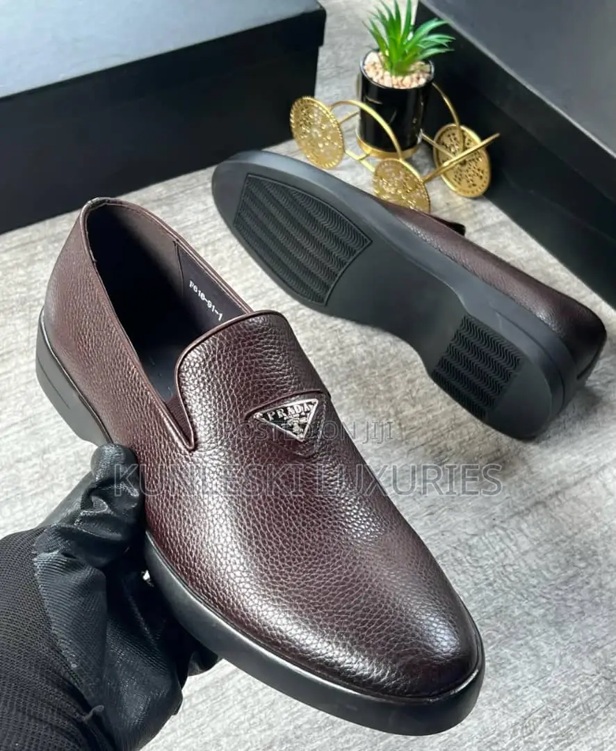 Original Prada Logo Loafers Shoes in 2 Color-Ways
