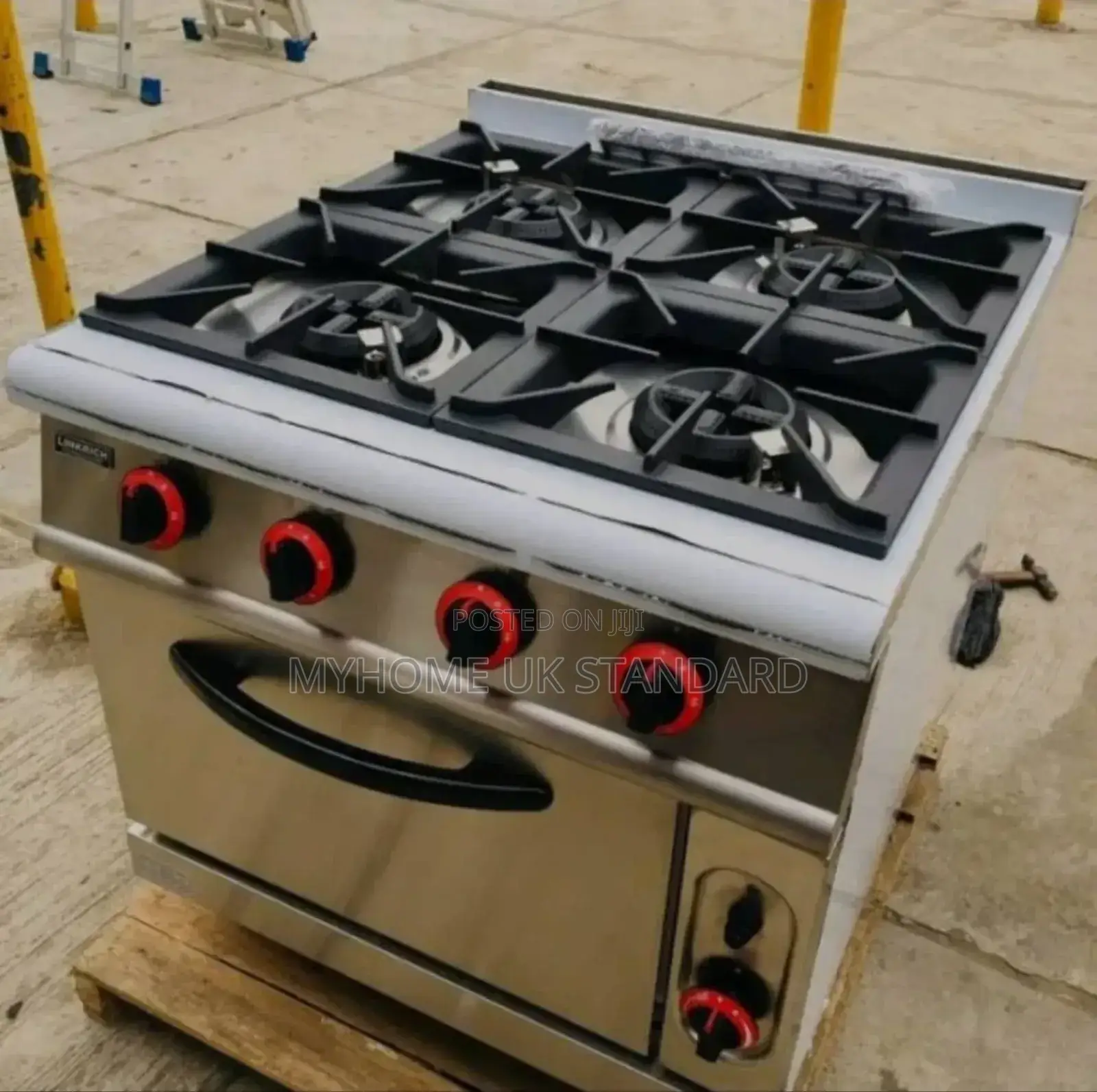 Quality Industrial 4-Burner Gas Cooker With an Oven