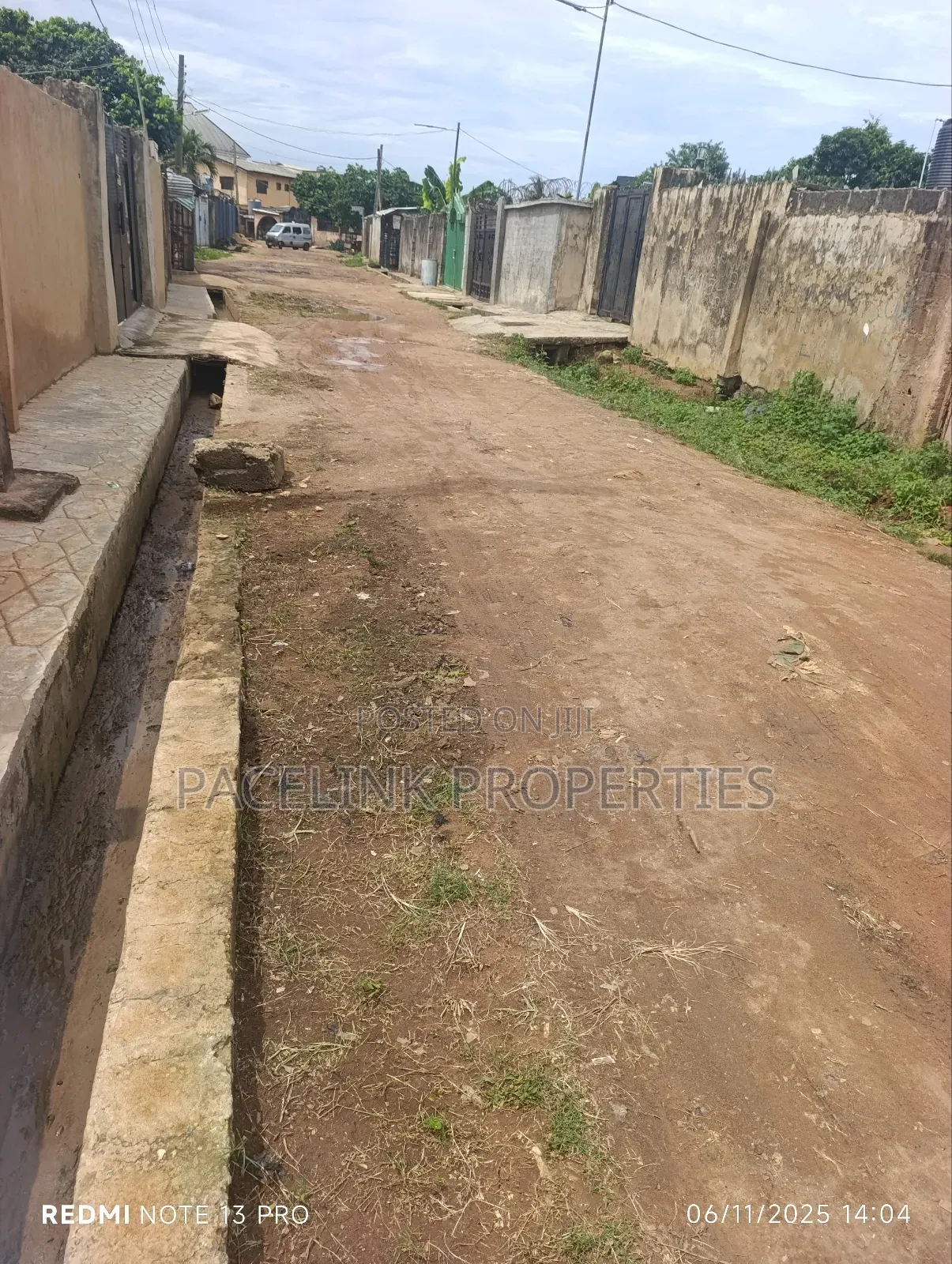 7bdrm Block of Flats in Ipaja / Ipaja for sale