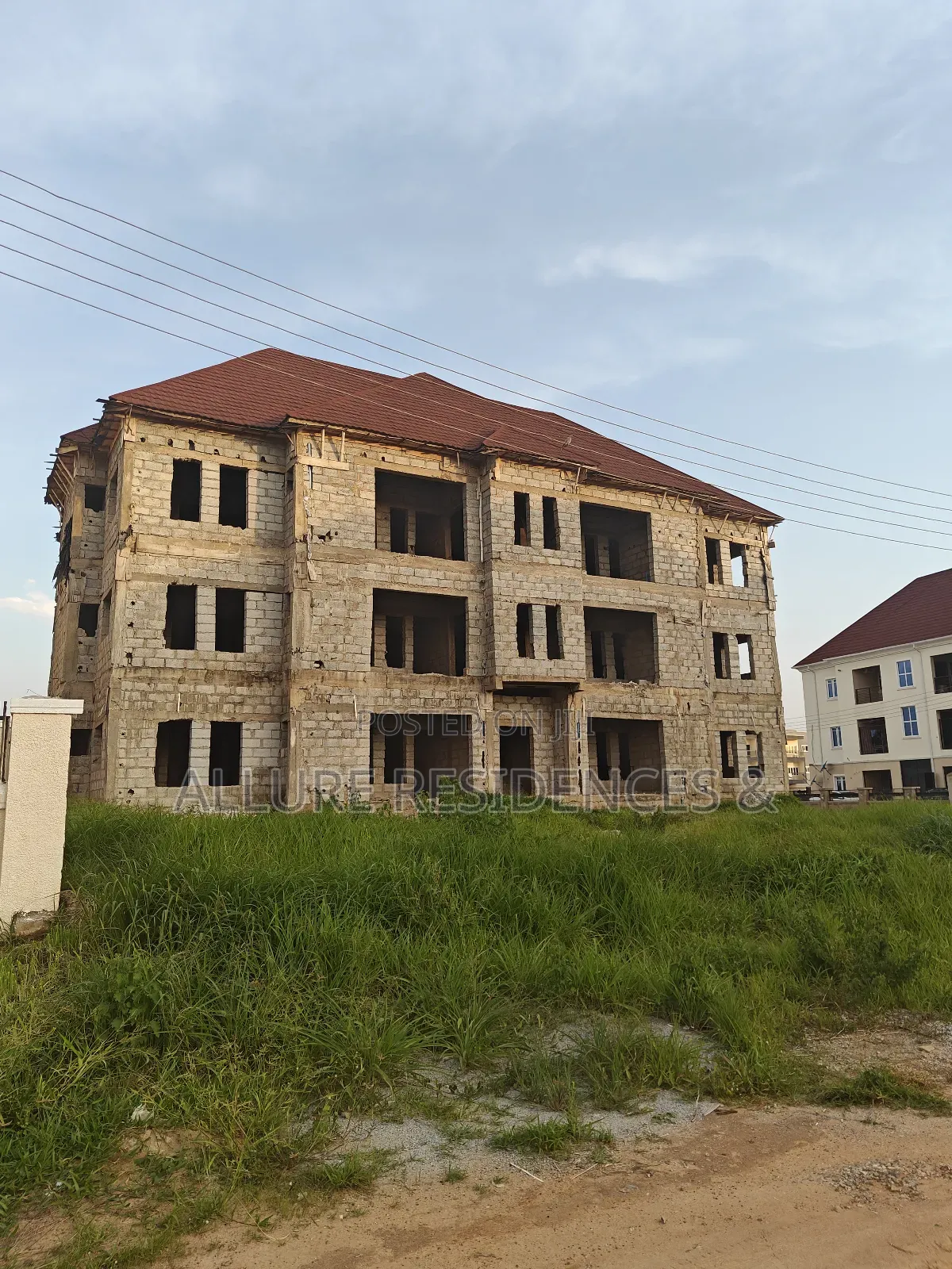 3bdrm Block of Flats in Lugbe District for sale