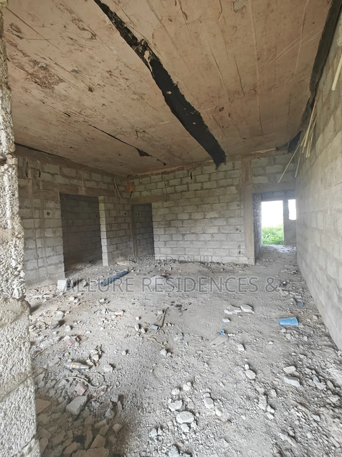 3bdrm Block of Flats in Lugbe District for sale